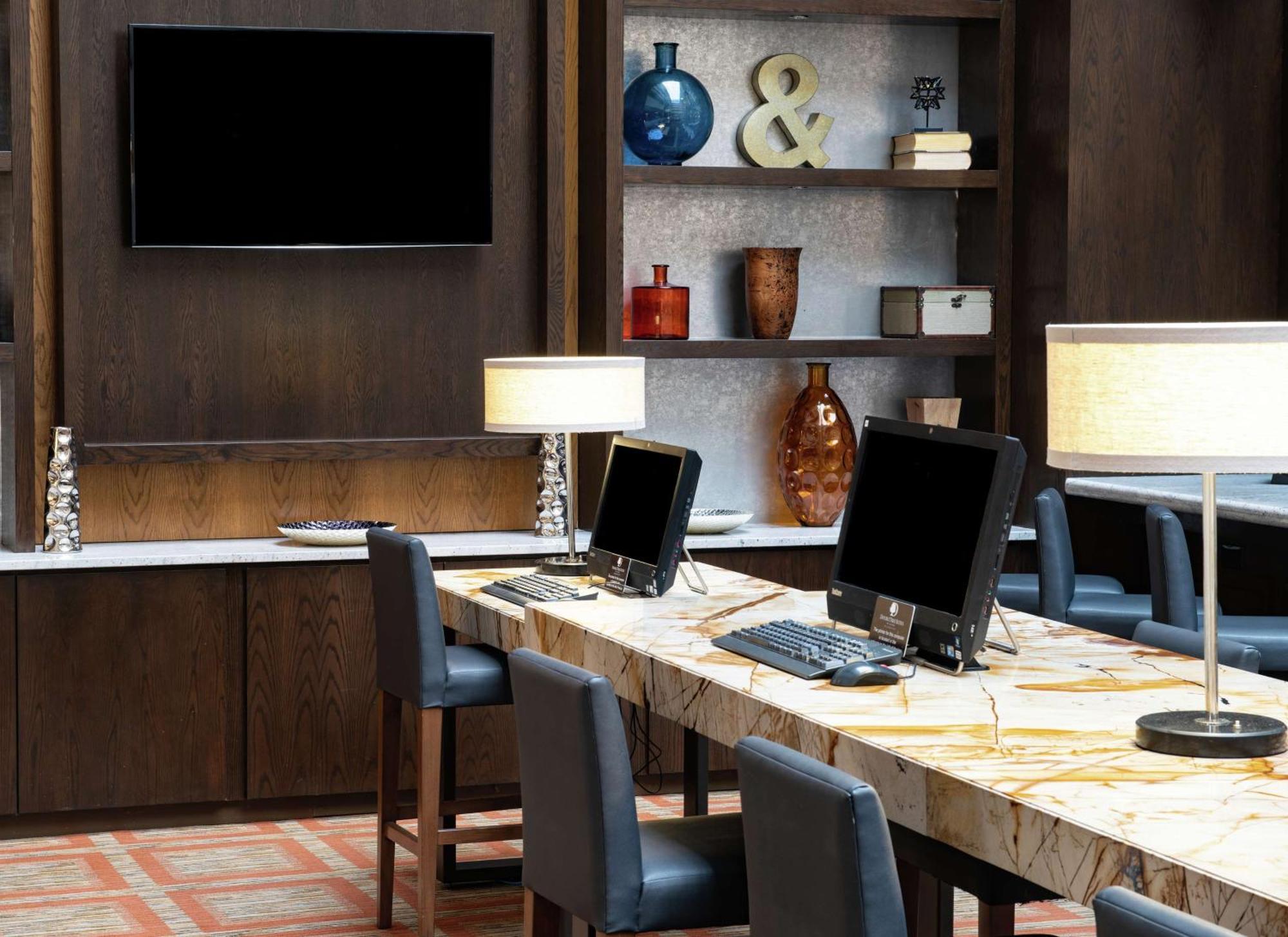Doubletree Suites By Hilton Hotel Philadelphia West Plymouth Meeting Εξωτερικό φωτογραφία